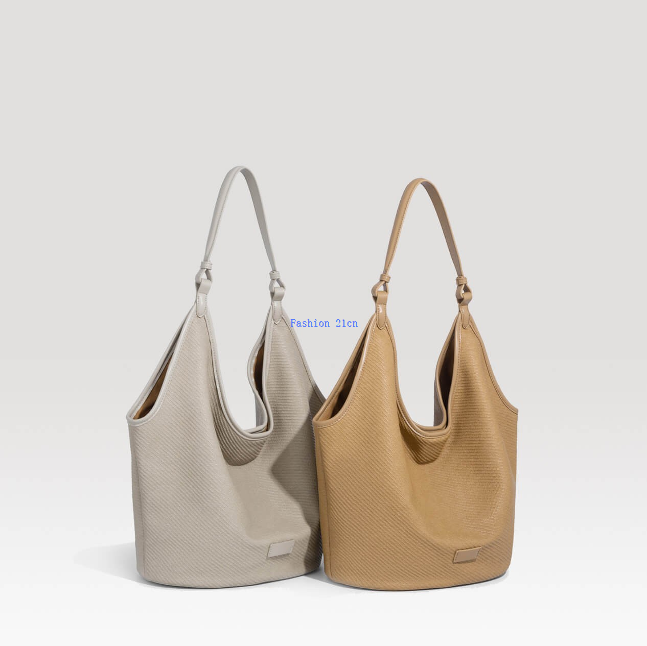 Lady's Everyday Tote Bag With Magnetic Closure high quality